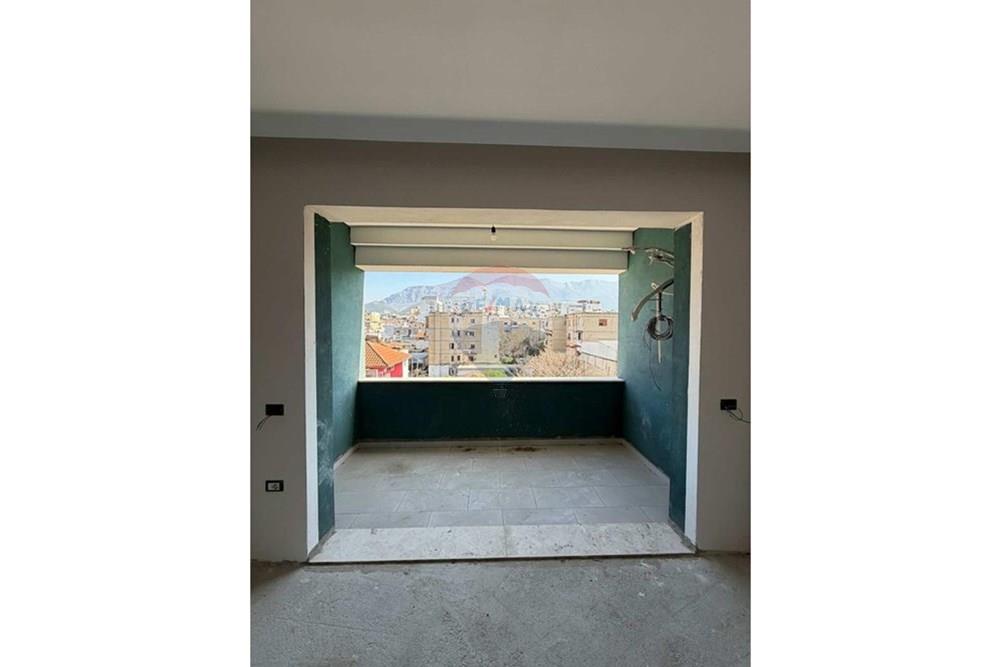 Ofrecido en venta apartamento ubicado en una de las zonas más demandadas de xhamlliku, parte de un nuevo complejo residencial.