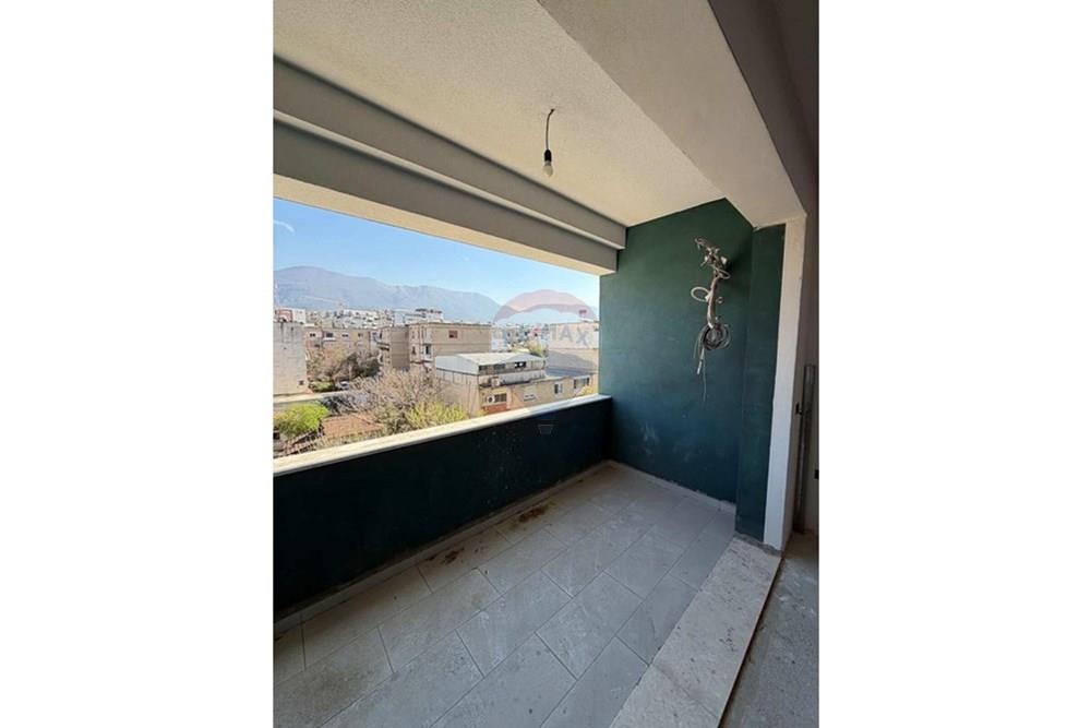 Ofrecido en venta apartamento ubicado en una de las zonas más demandadas de xhamlliku, parte de un nuevo complejo residencial.