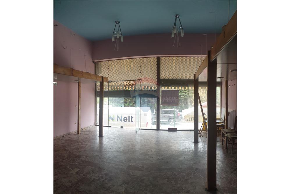 Unit with an area of 61.44 square meters located on l: 'Kastriot' Fier.
