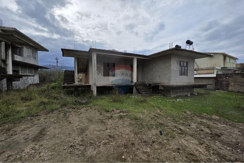 Private house for sale in orikum, vlore (2)