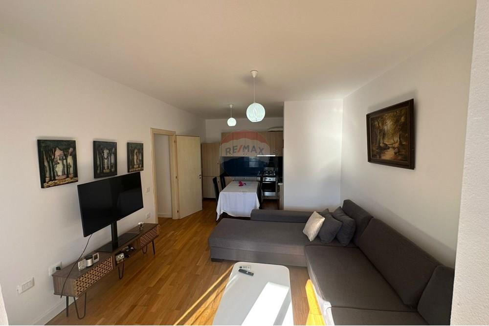 Modernes 2+1+2 wohnung mit parkplatz und 2 balkonen