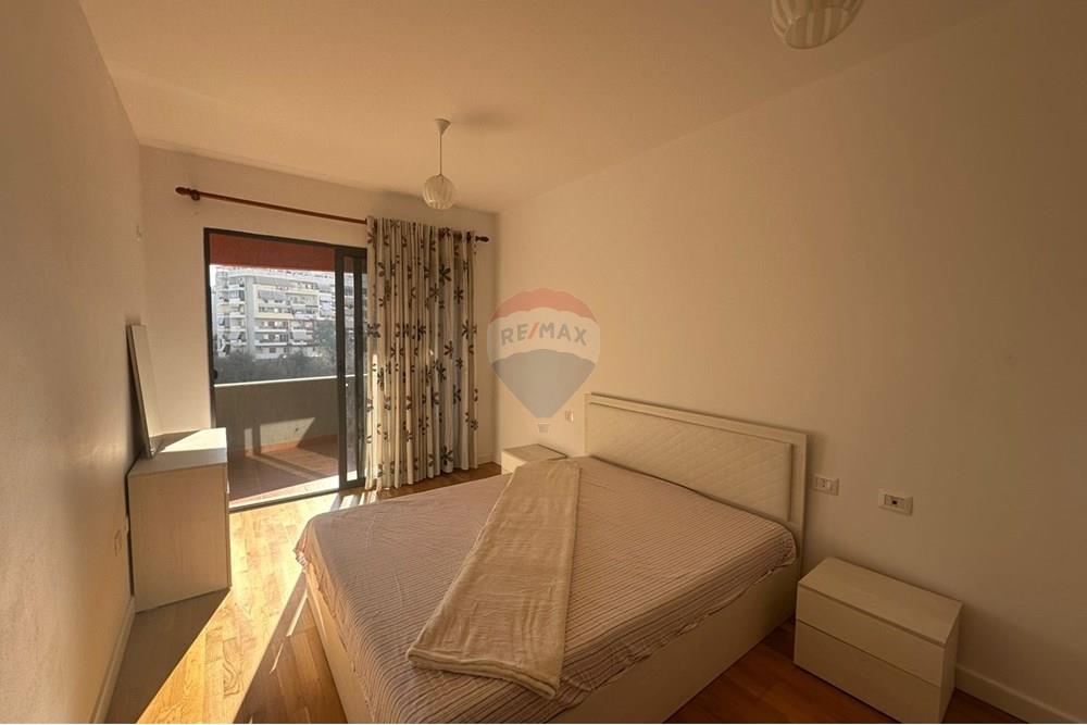 Modernes 2+1+2 wohnung mit parkplatz und 2 balkonen