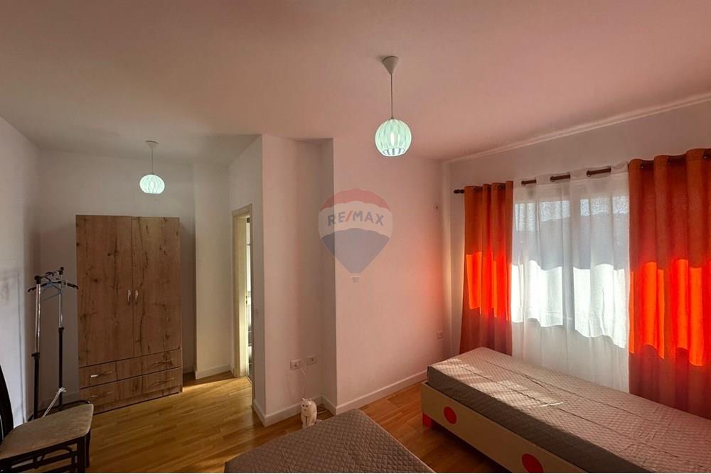 Modernes 2+1+2 wohnung mit parkplatz und 2 balkonen