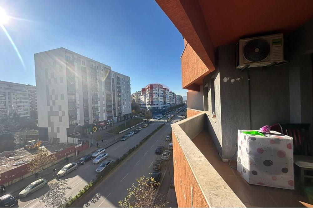 Modernes 2+1+2 wohnung mit parkplatz und 2 balkonen