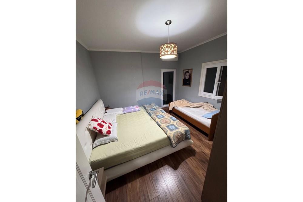 Apartamento en venta en el 6º piso con ascensor, en una de las zonas más buscadas y tranquilas de Tirana, cerca del estadio dinamo.