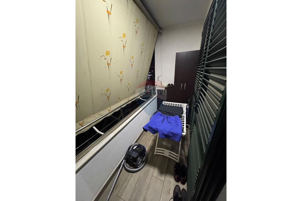 Apartamento en venta en el 6º piso con ascensor, en una de las zonas más buscadas y tranquilas de Tirana, cerca del estadio dinamo.