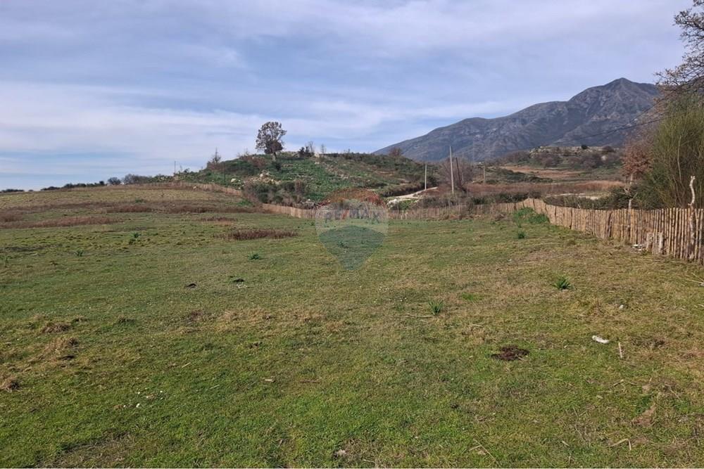Tokë arë për shitje tragjas, Vlorë