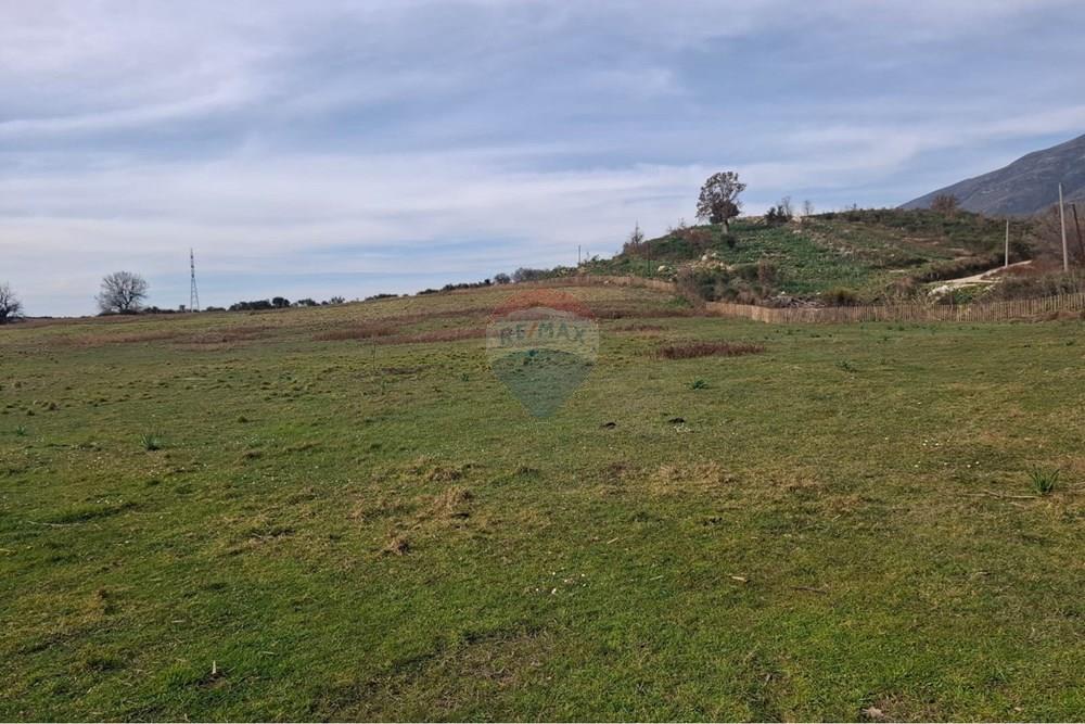 Tokë arë për shitje tragjas, Vlorë