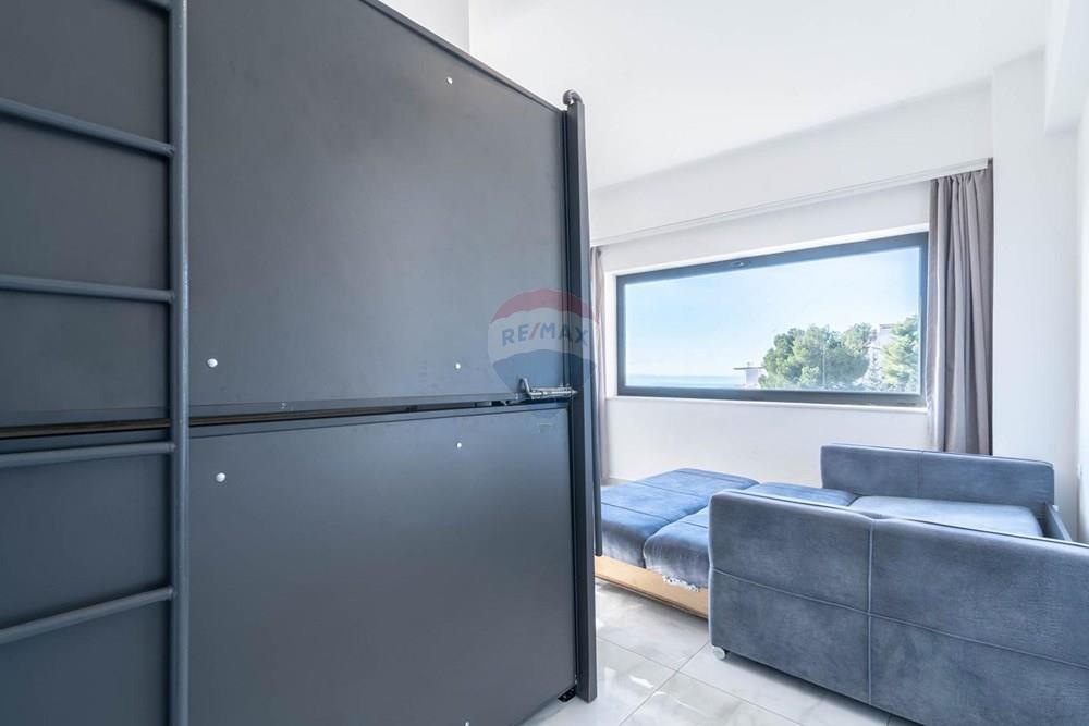 Studio à vendre à Sarandë, situé sur la route gjashtë, dans un quartier calme en développement continu de la ville.
