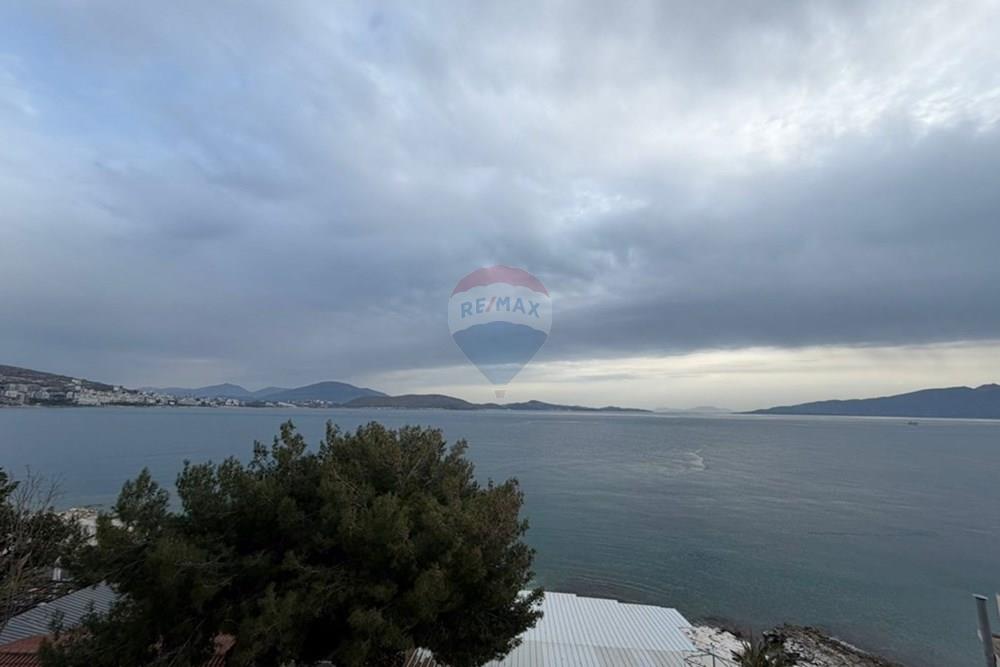 Apartamento en alquiler 1+1 con una superficie de 85 m², ubicado en una de las zonas más preferidas de la ciudad, cerca del puerto, en la calle principal mitat hoxha.