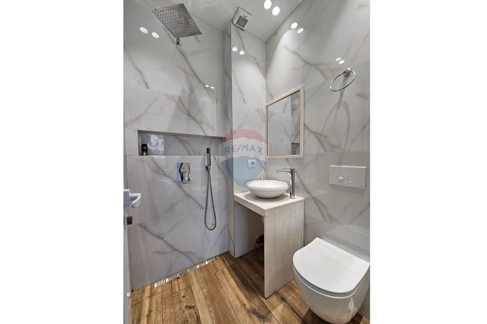 Wohnung zum verkauf mit einer gesamtfläche von 78 quadratmetern, aufgeteilt in 2 ein-zimmer-wohnungen und eine studiowohnung (4)