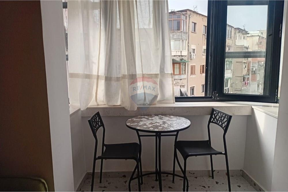Wohnung zum verkauf mit einer gesamtfläche von 78 quadratmetern, aufgeteilt in 2 ein-zimmer-wohnungen und eine studiowohnung (8)