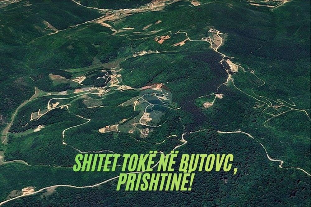 Terreno in vendita a butovc, Prishtinë! Situato molto vicino alla città di Prishtinë, questo terreno offre una combinazione ideale tra tranquillità e accesso urbano rapido.