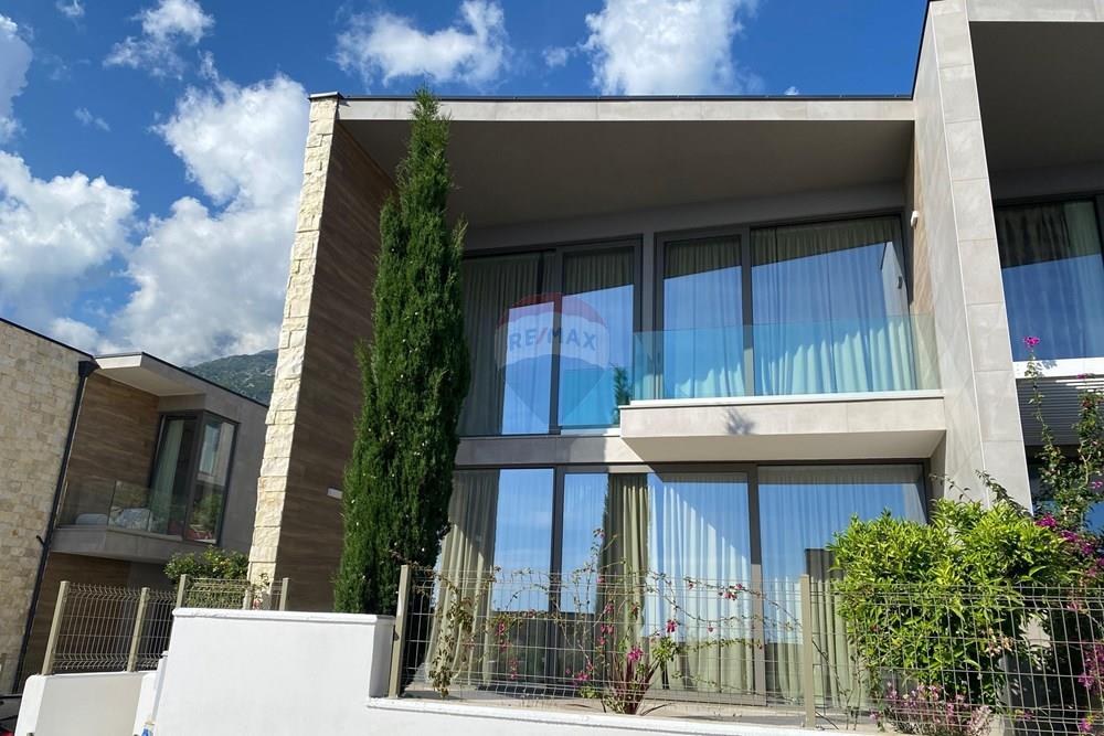 Villa in vendita a 2 piani