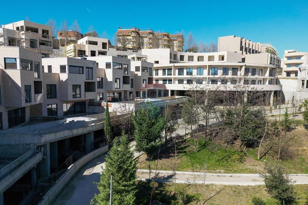À vendre, triplex, swan residence lac farka, Tirana.