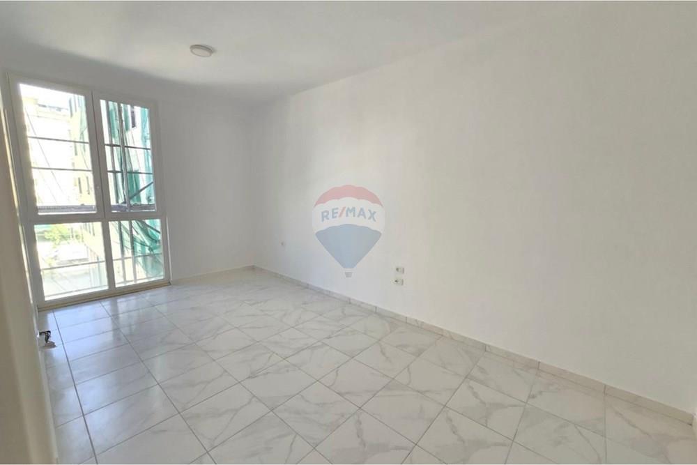 Shesim apartament 3+1+2 mbas square 21!