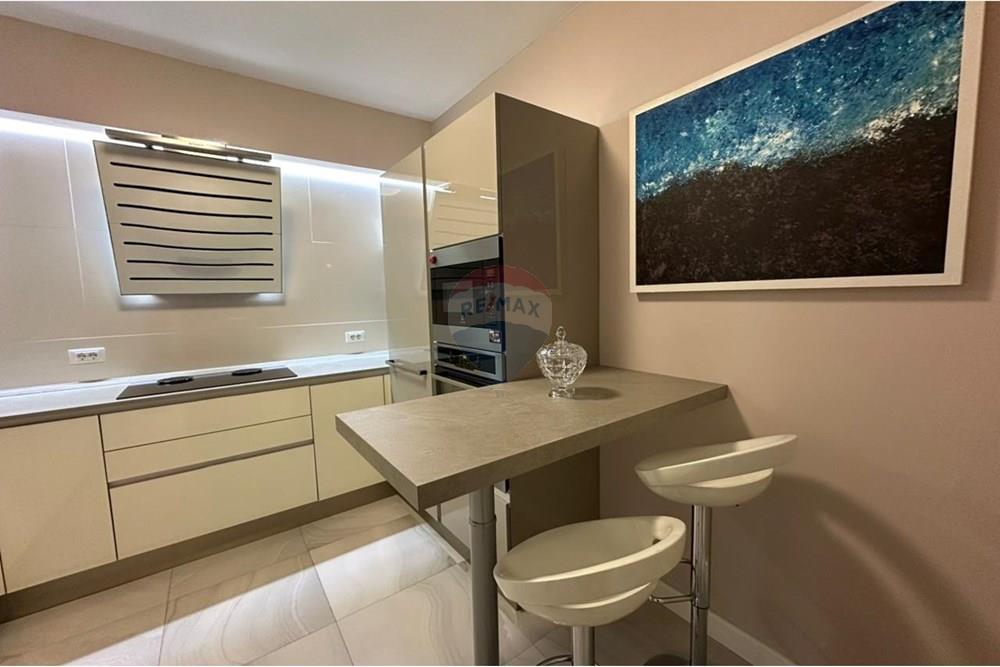 Appartamento di lusso 3+1+3 in affitto kodra e diellit 1