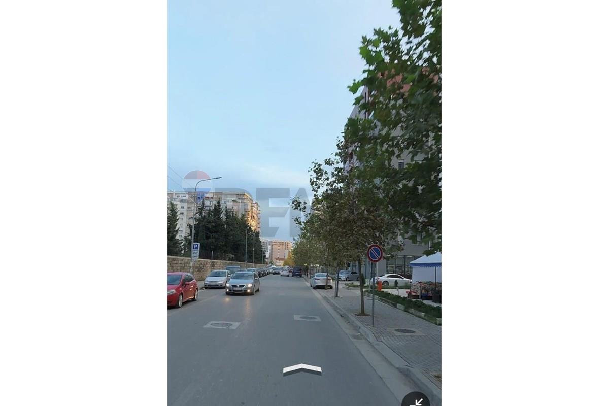 Parking à vendre à don bosko sur la rue egnatia