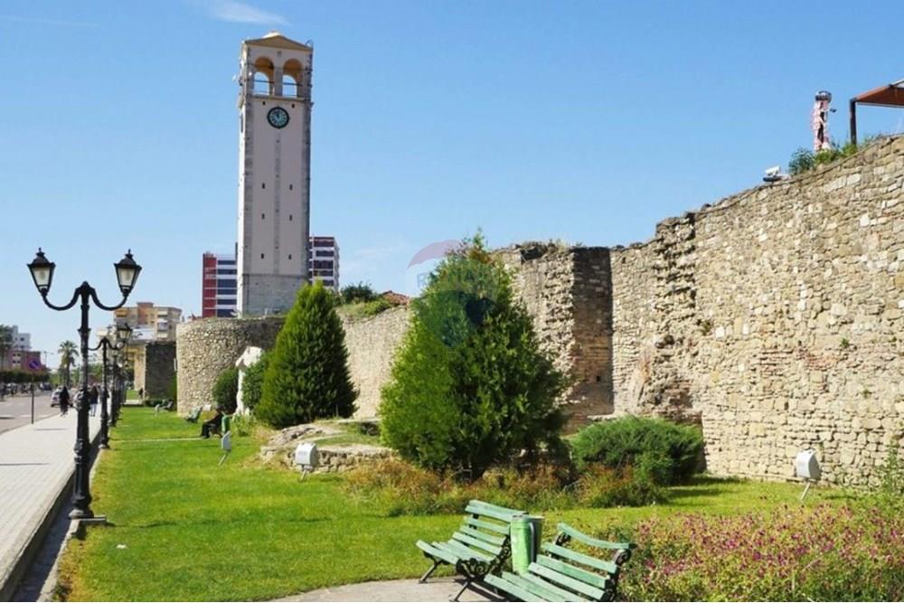 À louer : Local commercial de 117 m², idéal pour usage professionnel, vide et prêt à personnaliser (2)