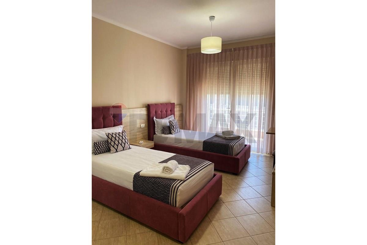 Verkauf des yachthafenhotels, radhimë (5)