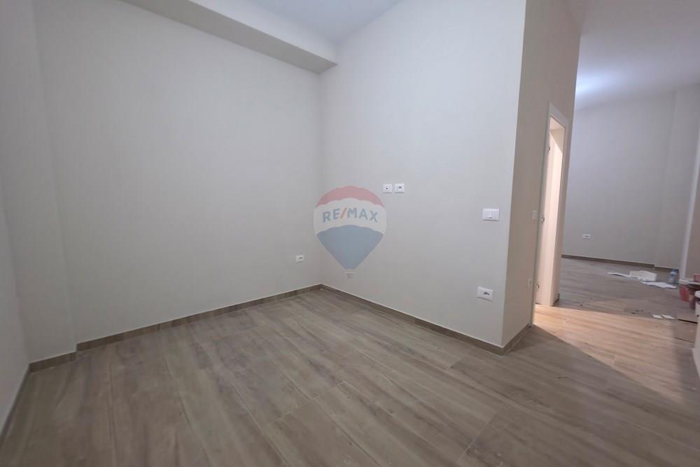 Deux appartements 1+1 à vendre rue mihal grameno, Tirana (2)