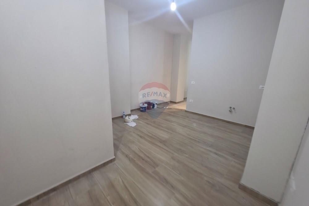 Deux appartements 1+1 à vendre rue mihal grameno, Tirana (5)