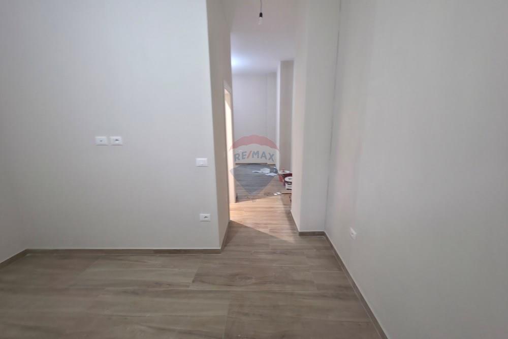 Deux appartements 1+1 à vendre rue mihal grameno, Tirana (6)