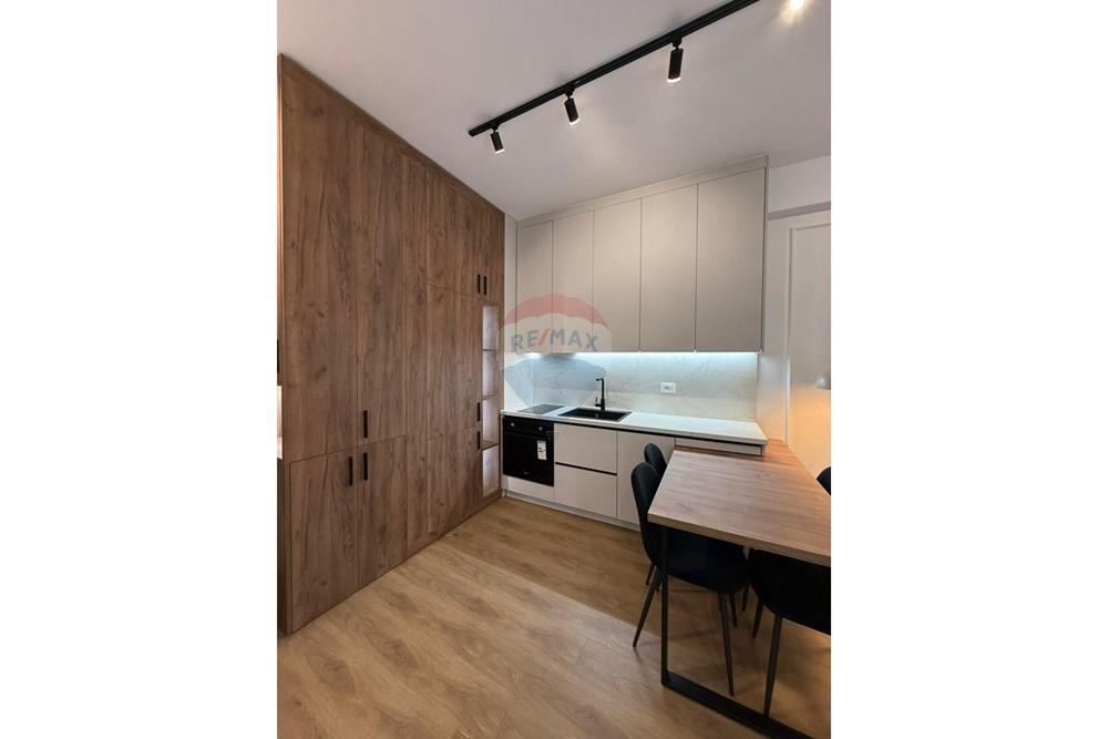 Disponojme apartament 1+1 per qera