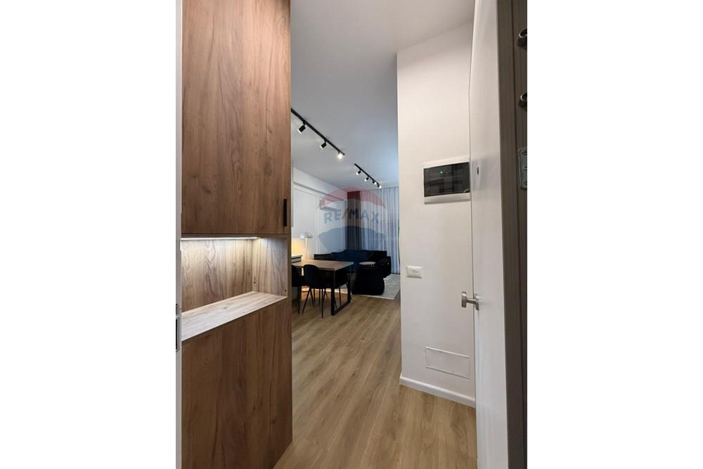 Disponojme apartament 1+1 per qera