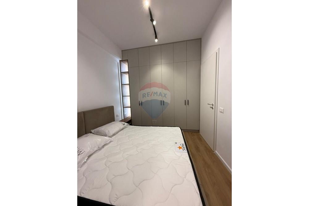 Disponojme apartament 1+1 per qera