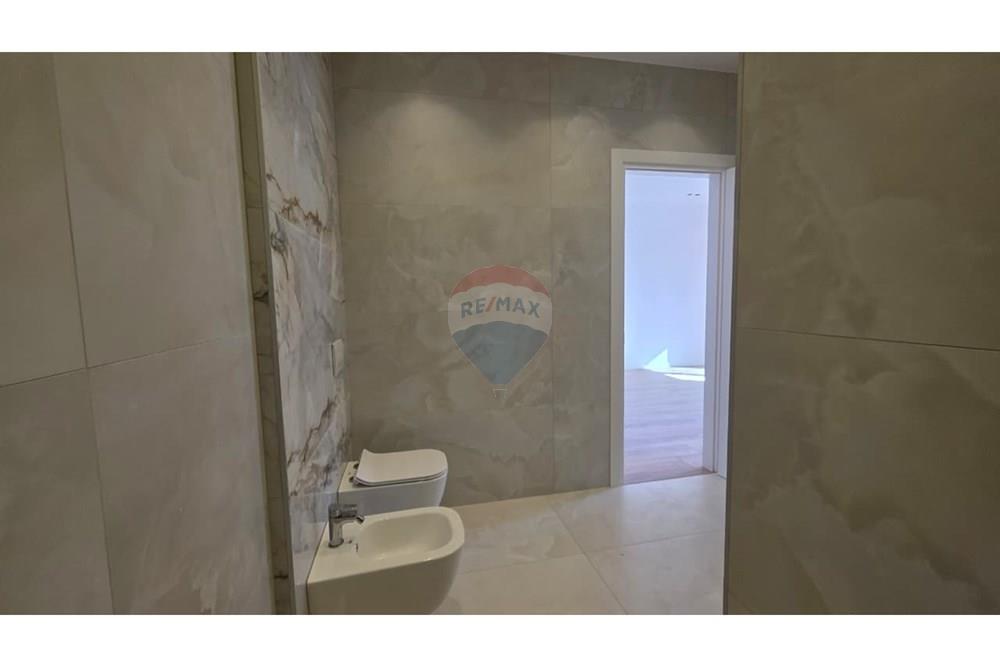 Appartement 2+1+2 à vendre lungomare, Vlorë