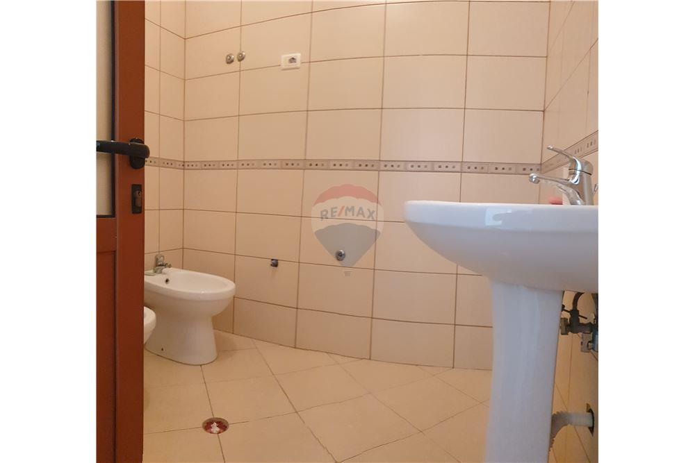 Appartements situés dans un quartier privilégié pour vivre l:"Kastriot" (8)