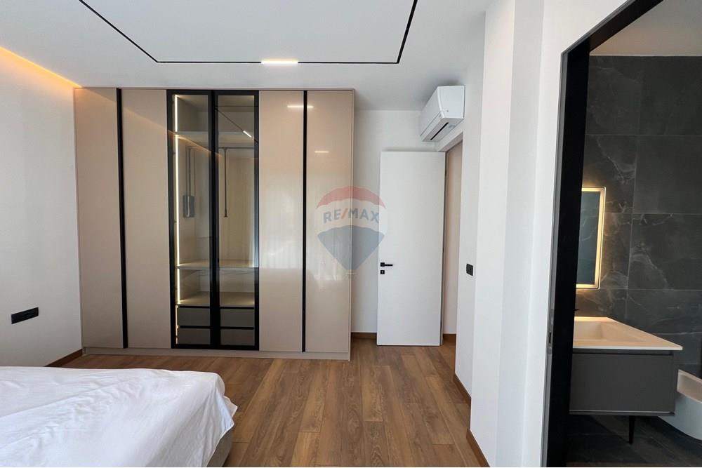 Villa angehörig im forest residence Liqeni i Thatë, Tirana