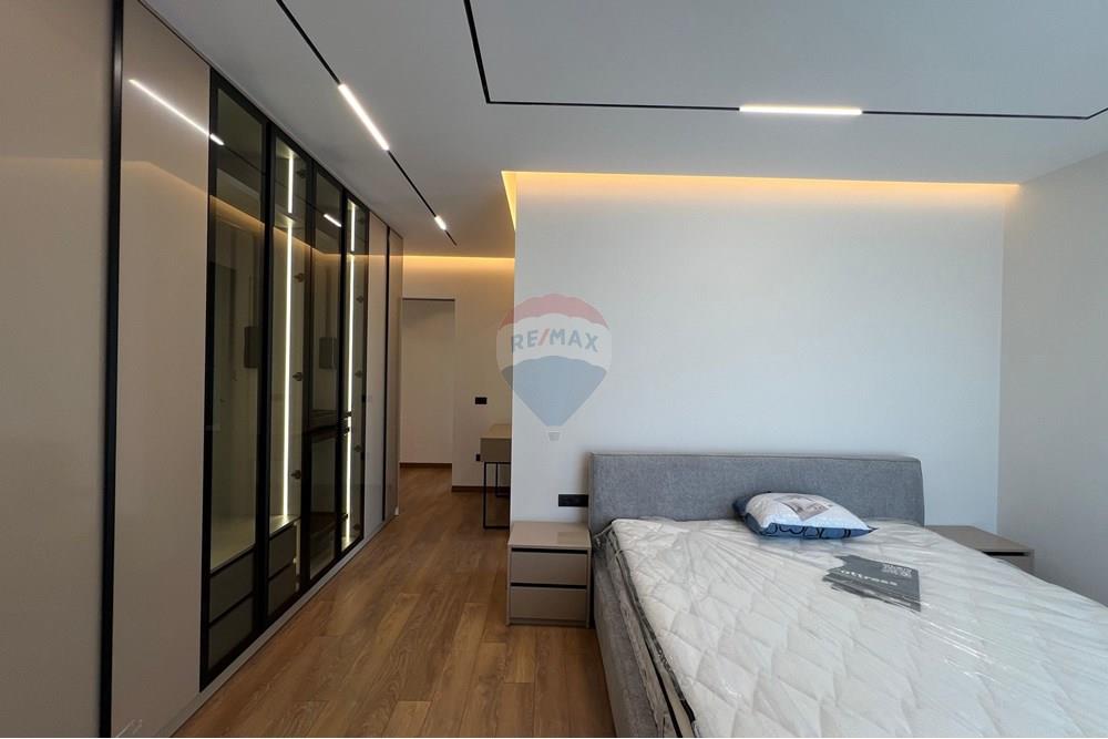 Villa angehörig im forest residence Liqeni i Thatë, Tirana
