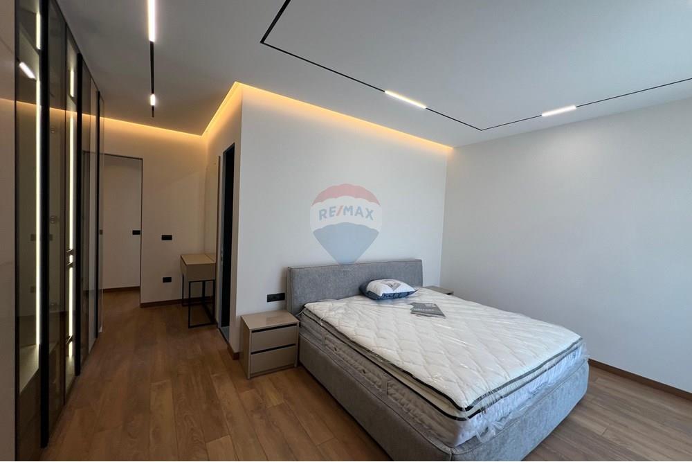 Villa angehörig im forest residence Liqeni i Thatë, Tirana