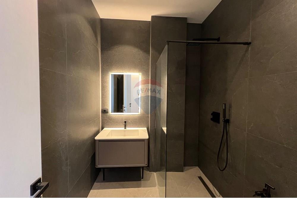 Villa angehörig im forest residence Liqeni i Thatë, Tirana