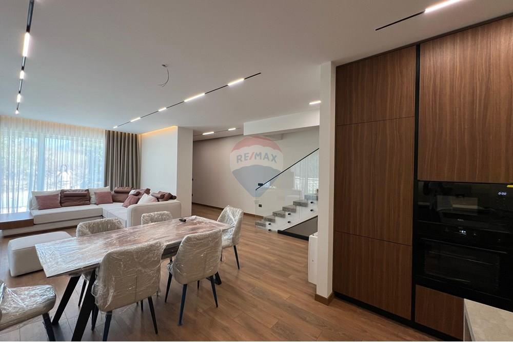 Villa angehörig im forest residence Liqeni i Thatë, Tirana
