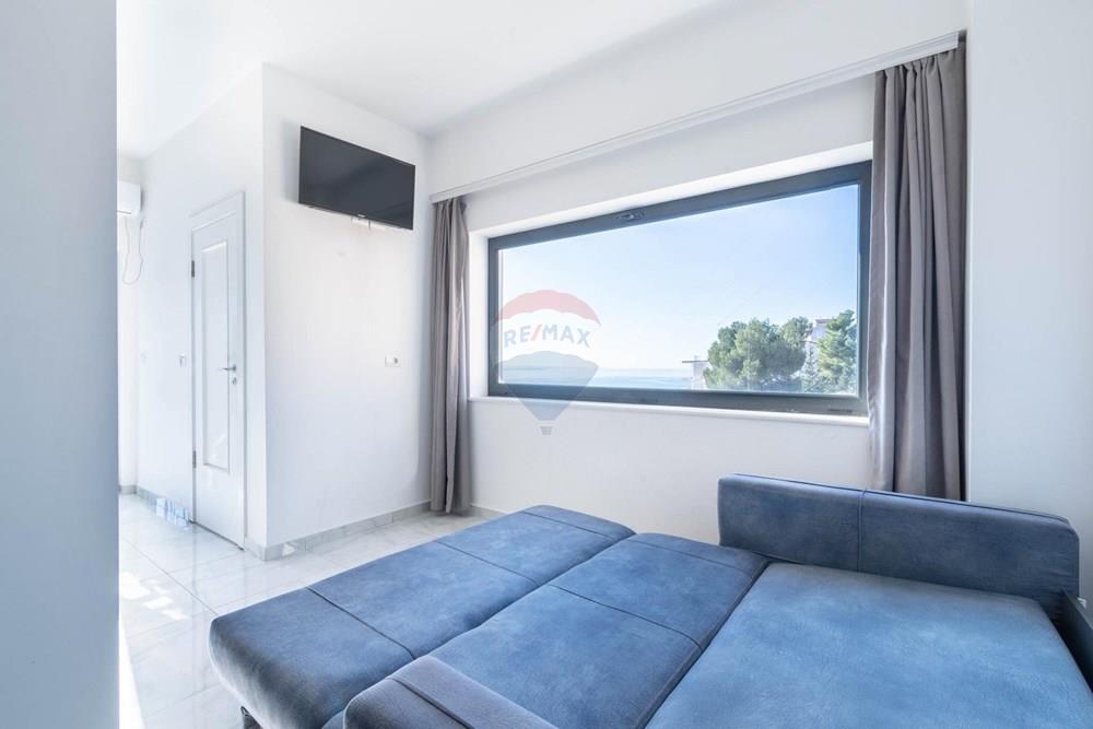 Shitet studio ne sarande. (3)