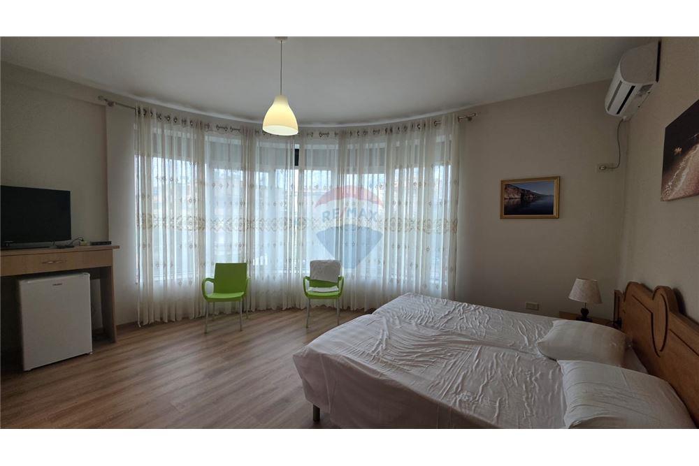 Villa di 3 piani in vendita in via transballkanike, Vlorë (4)