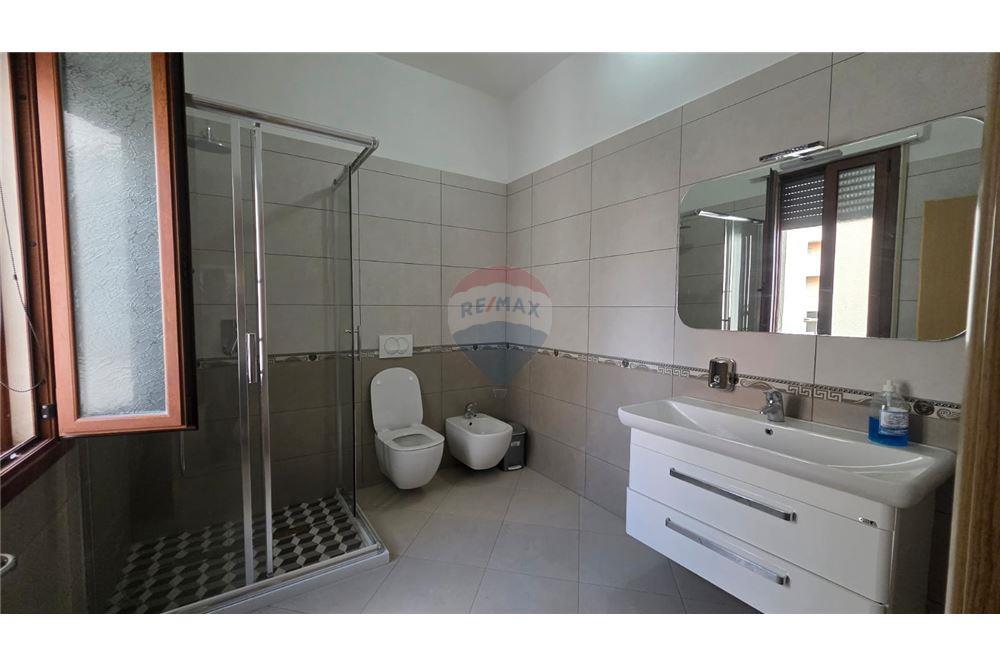 Villa di 3 piani in vendita in via transballkanike, Vlorë (7)