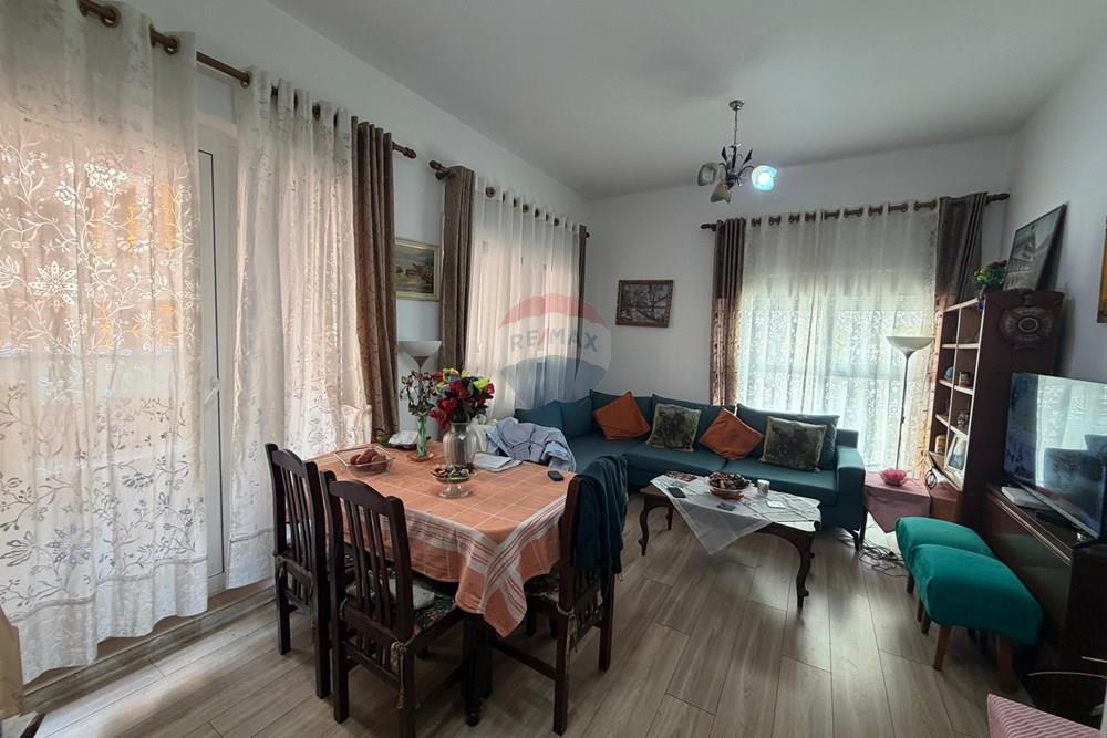 Kompleksi mangalem, Tirana (2)