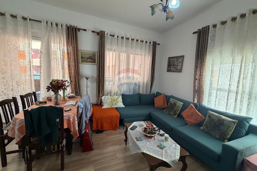 Kompleksi mangalem, Tirana (3)