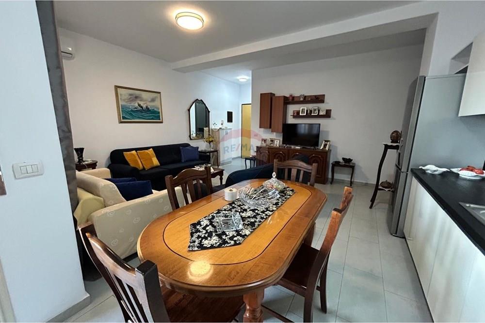 Moderne 2+1 wohnung zur miete im skela-gebiet, in der nähe von kfc, in Vlorë
