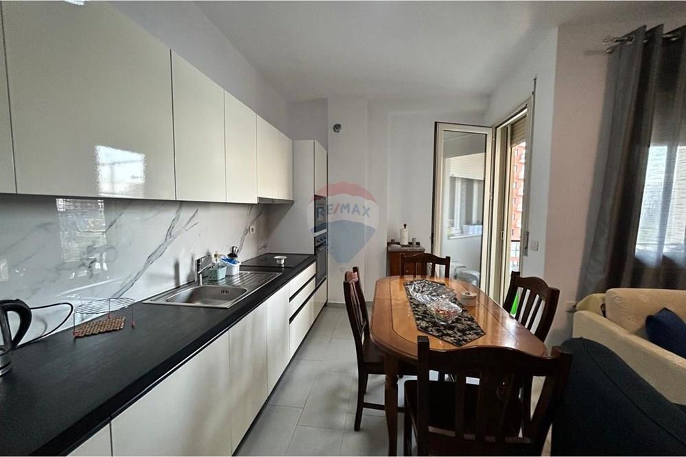 Moderne 2+1 wohnung zur miete im skela-gebiet, in der nähe von kfc, in Vlorë