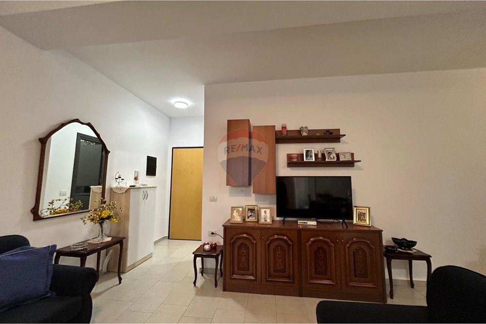 Moderne 2+1 wohnung zur miete im skela-gebiet, in der nähe von kfc, in Vlorë