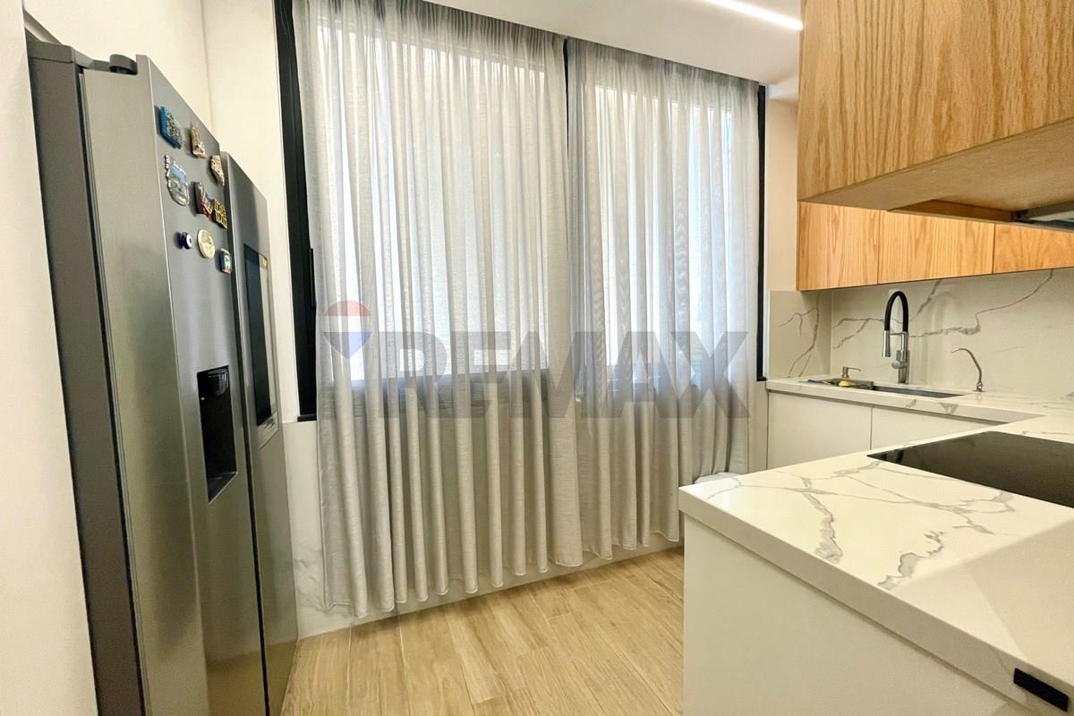Modernes apartment zum verkauf, sehr nahe am skenderbej-platz! (8)