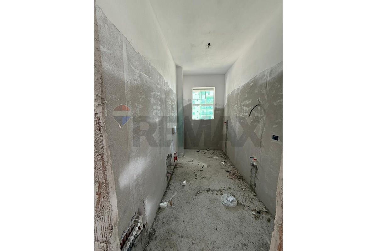 Apartamento à venda 2+1+2 perto do círculo ulliri, kamëz