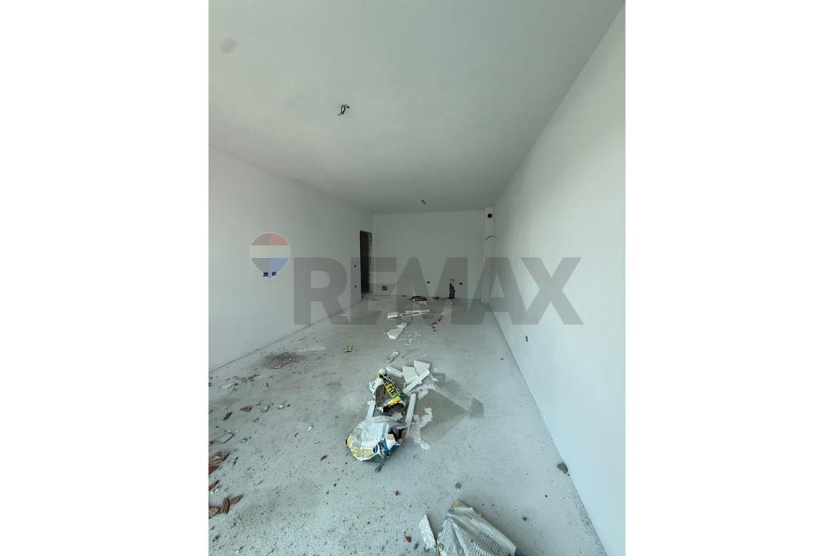 Appartement à vendre 2+1+2 près du cirque ulliri, kamëz (3)