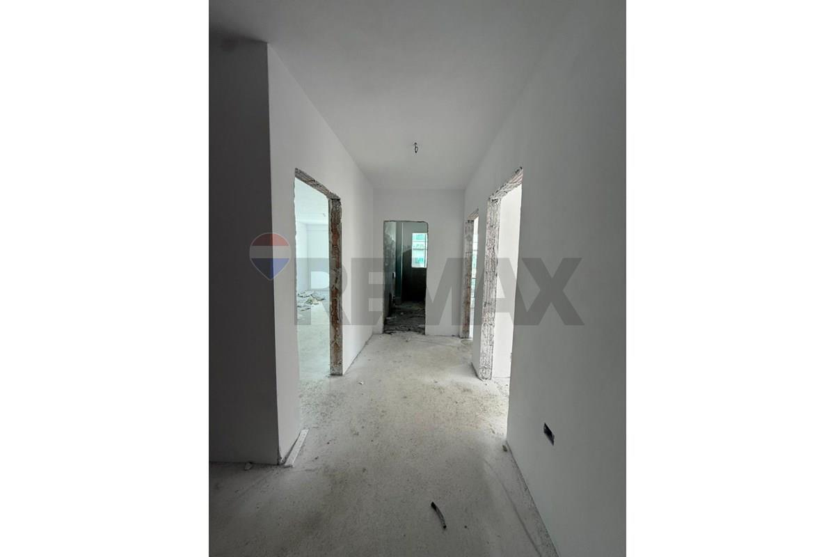Appartement à vendre 2+1+2 près du cirque ulliri, kamëz (4)
