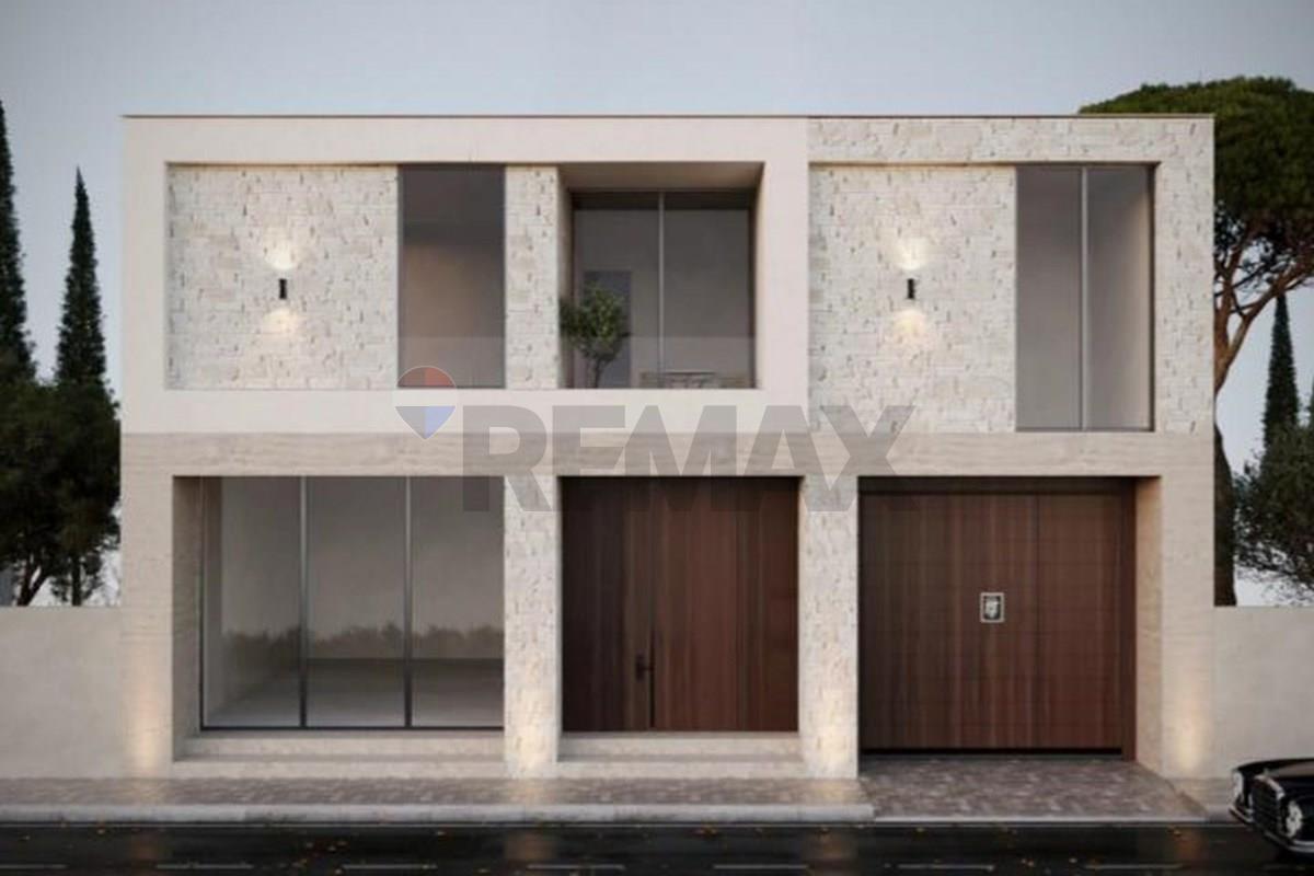 Two-storey villa for sale in Vlorë